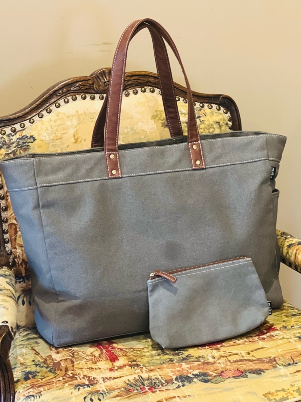 Maika Ash Canvas Carry All Tote Bag w Matching Cosmetic Bag